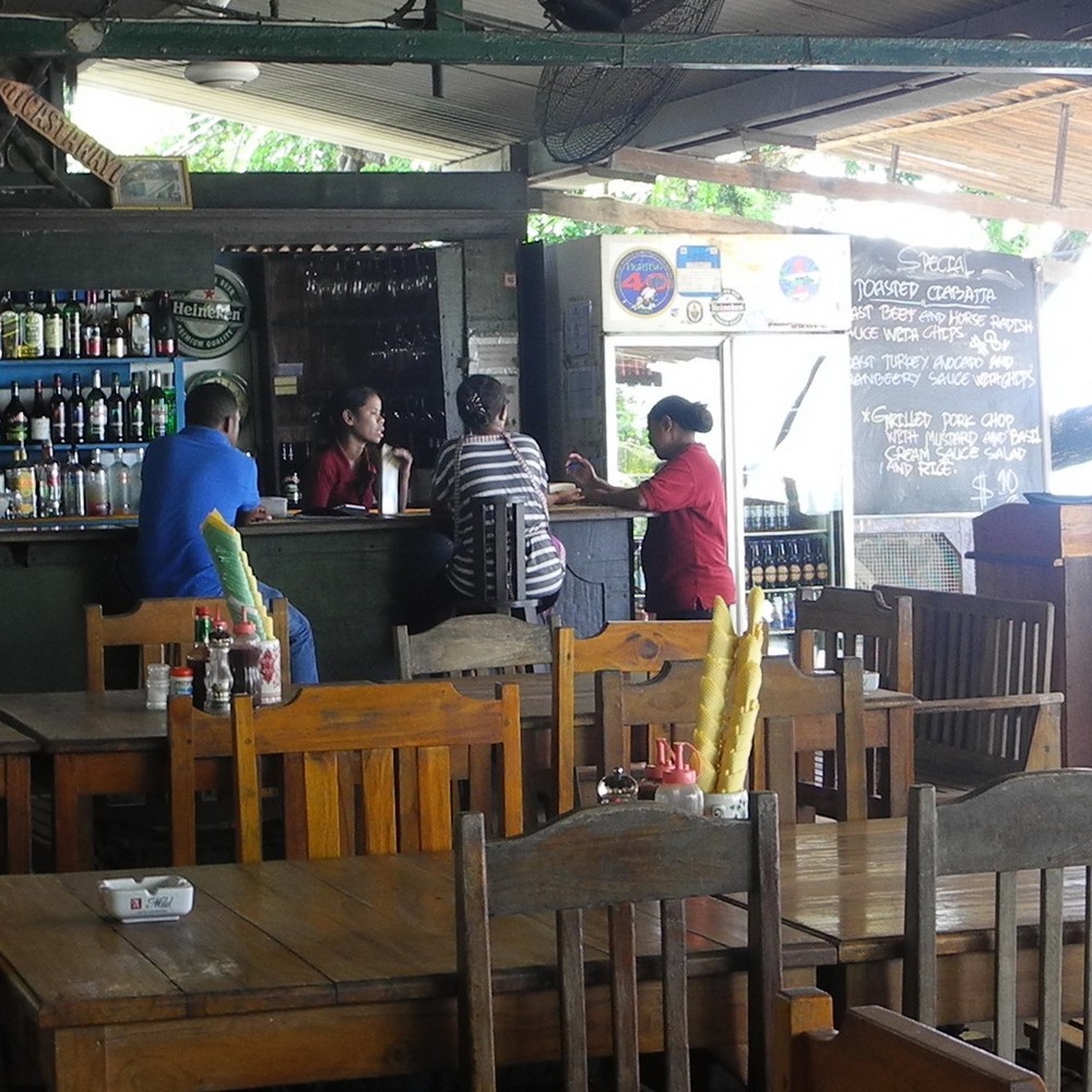 "Castaways" bar at idle.