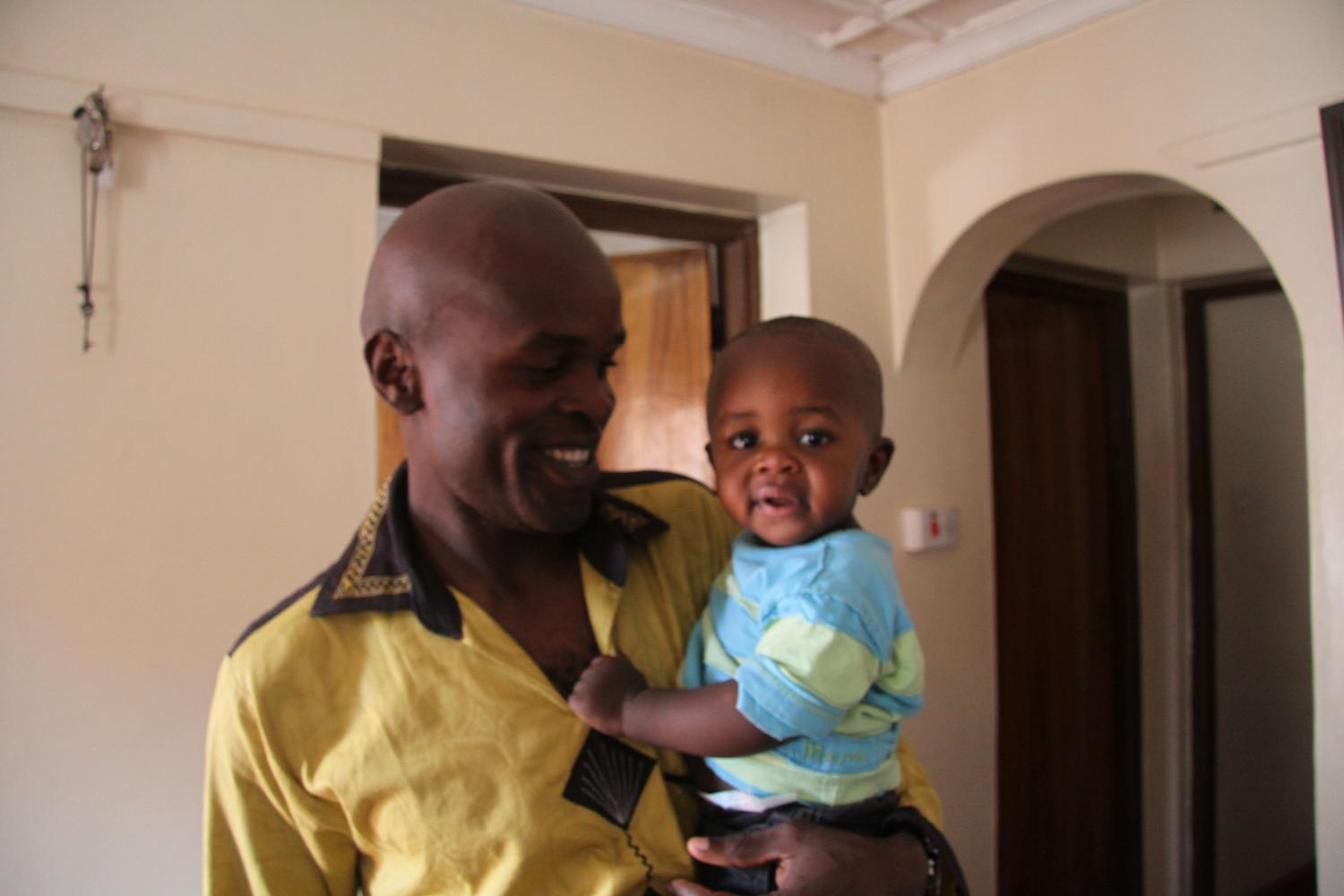 Vincent's Kiva Zip loans (3rd time borrower) have allowed allowed him to expand his alternative health solutions business and support his family. Vincent has recently become a Borrower-Trustee helping to expand Kiva Zip to others in his community. Duda, Kenya