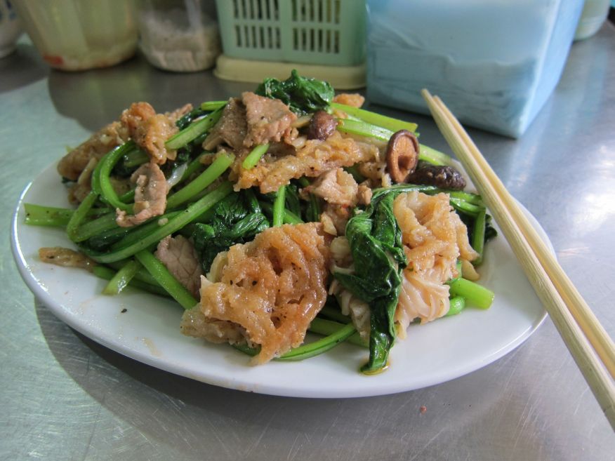 Pho Xao: pho noodles that are stir fried for a crunchy texture.