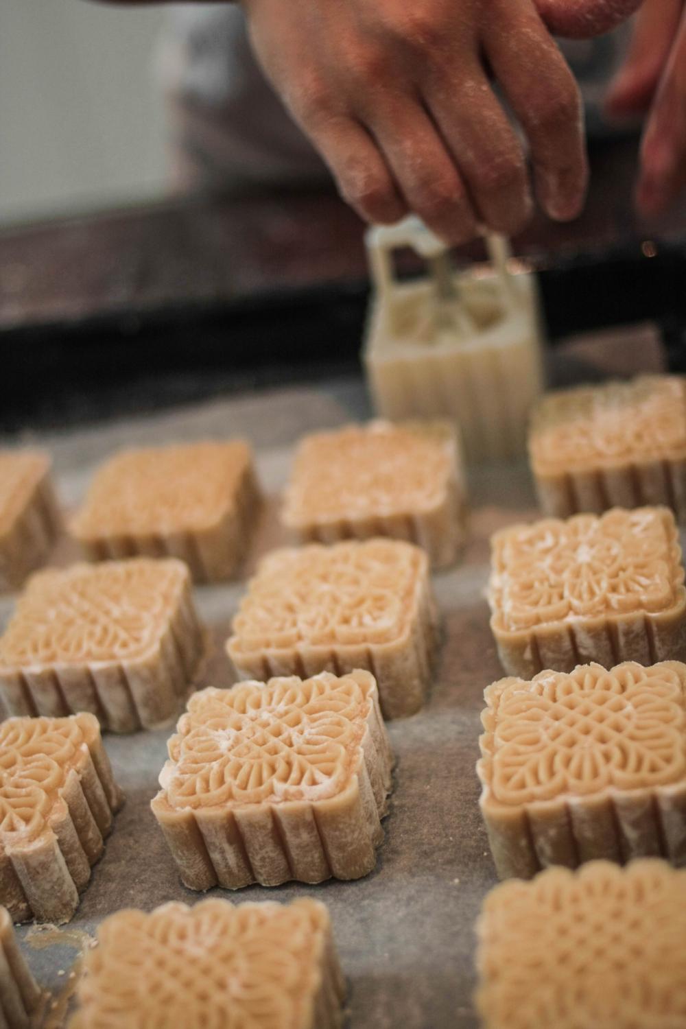 Moon cake in action
