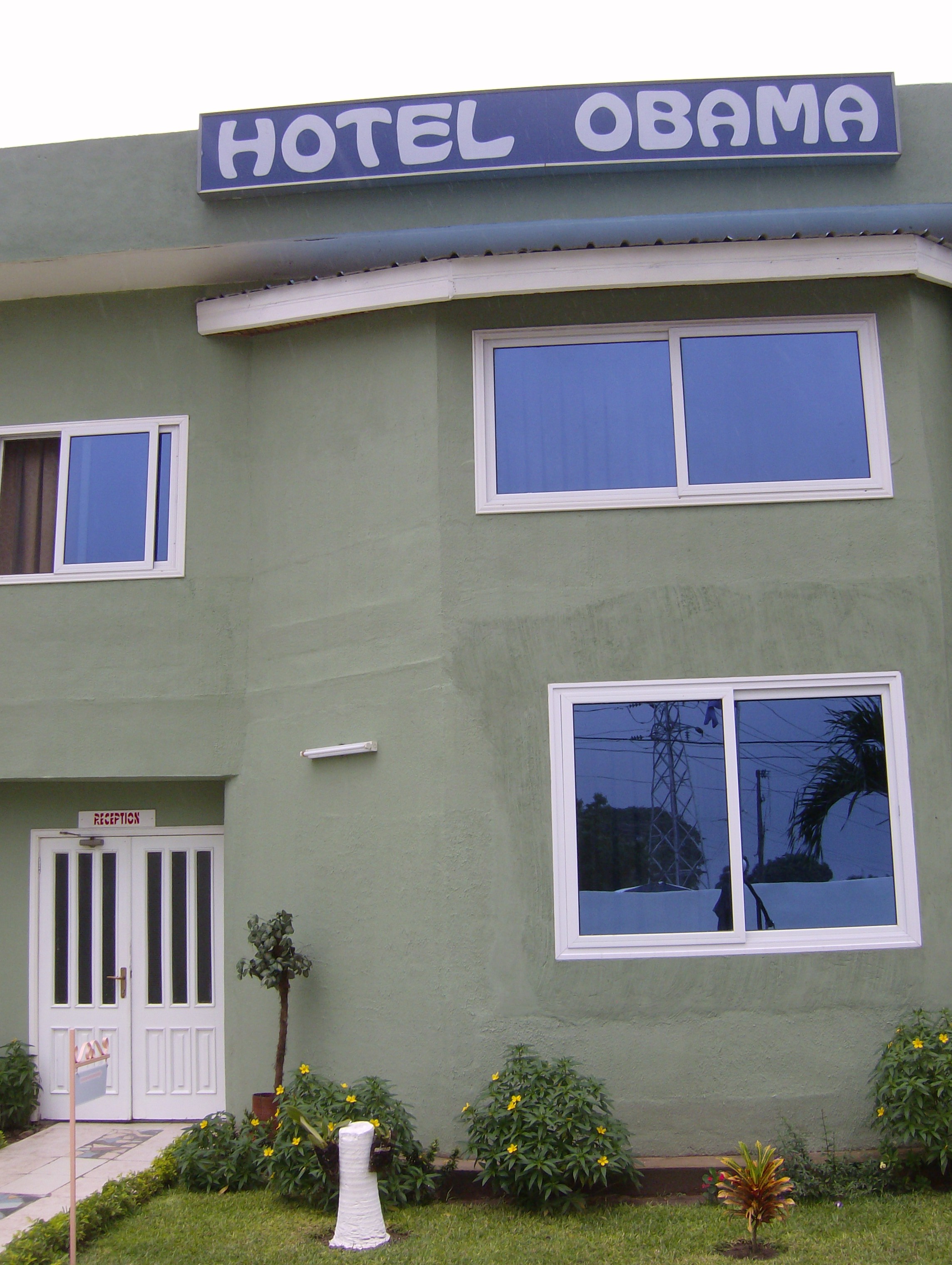 Ghana, End of Kumasi, Washington DC and start of Cape Coast 057 Hotel Obama