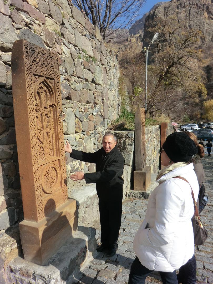 Gagik shows blooming cross at Gerhard