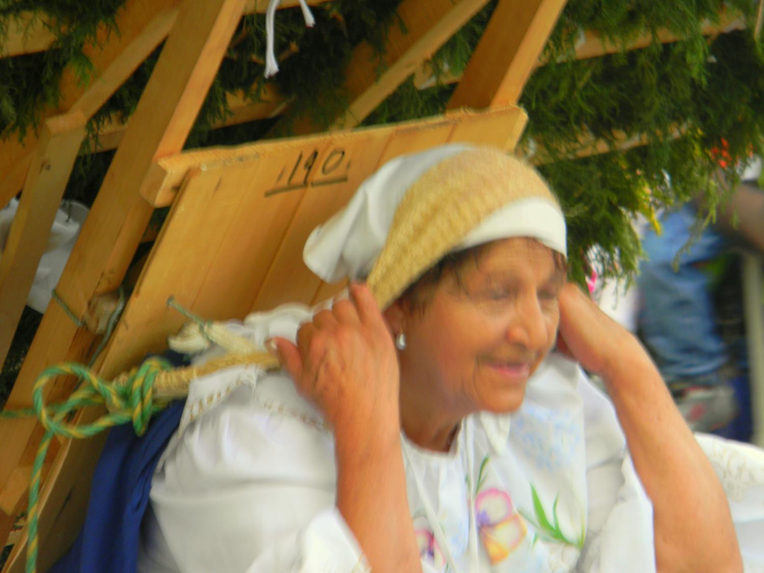 The strength of silleteras was on full display as many of the hung the silletas on their foreheads.
