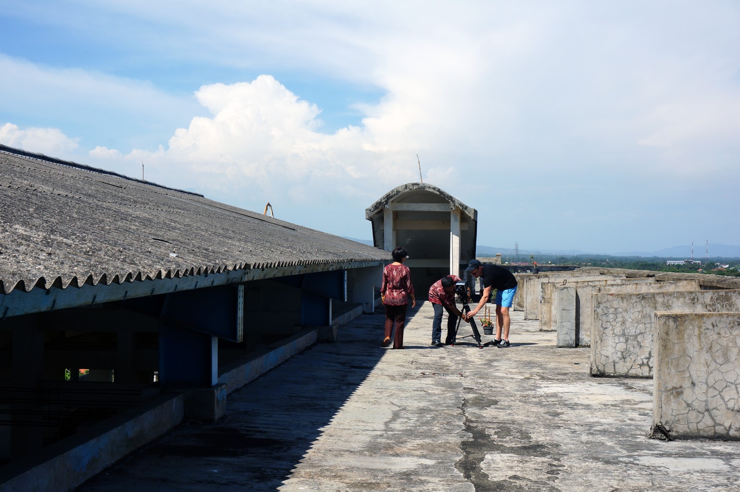 Rooftop of YSBS, view of bridge. Photo credit: Yungkit