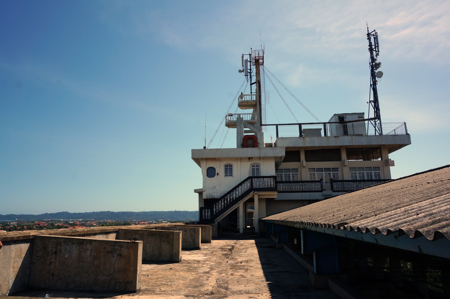 Rooftop of YSBS, view of academy bridge. Photo credit: Yungkit