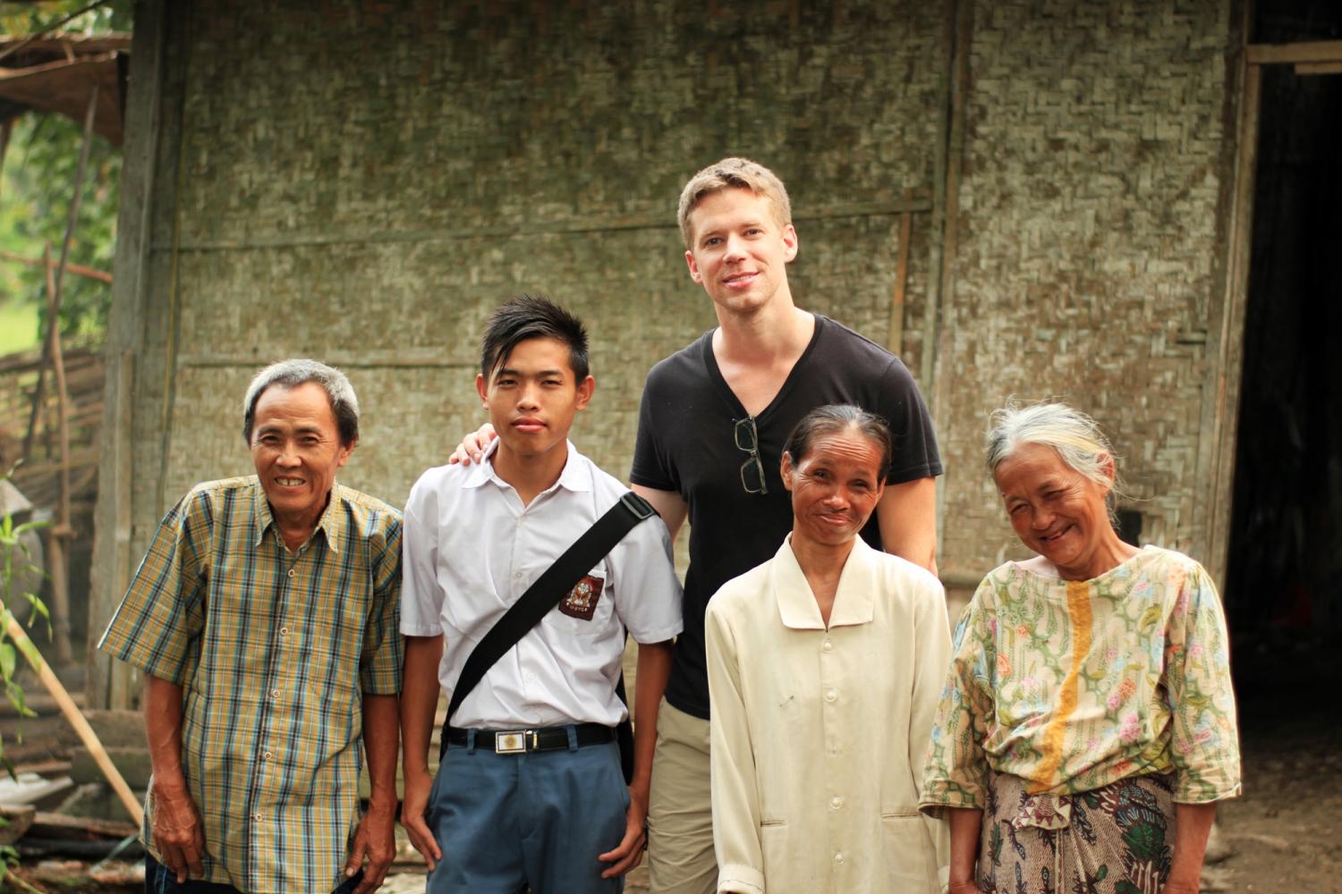The family was great to work with! And I look like a giant. Photo credit: Yungkit