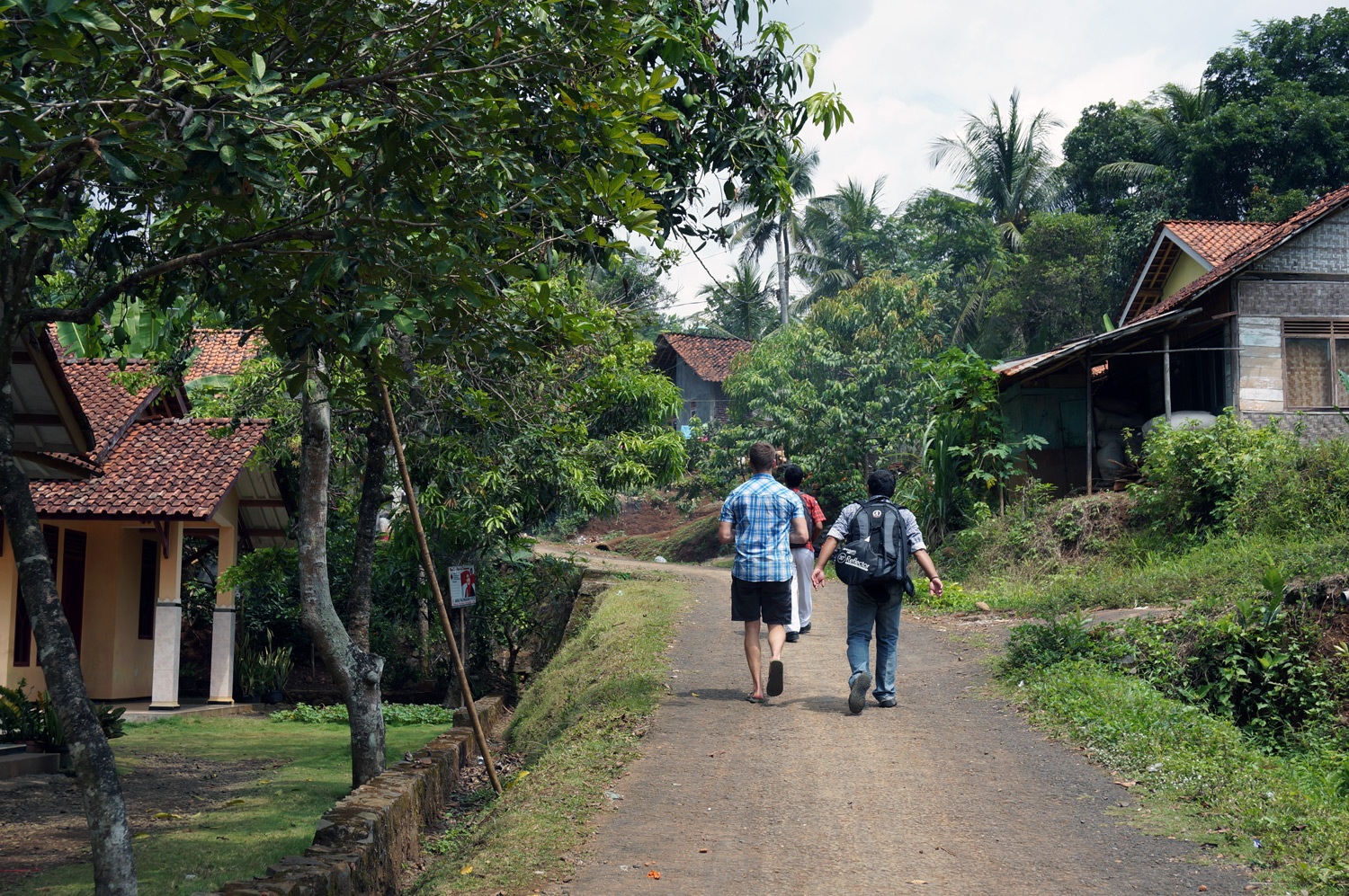 It was a long way through town to get to Tedi's home. Photo credit: Yungkit