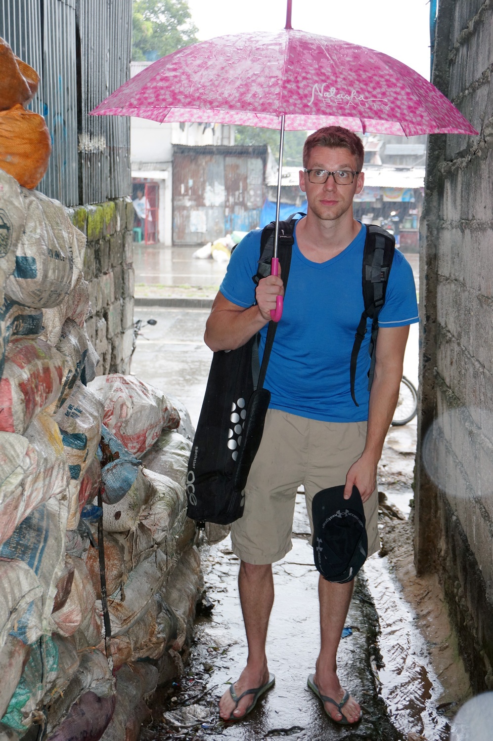 Had to borrow an umbrella.... Photo credit: Yungkit