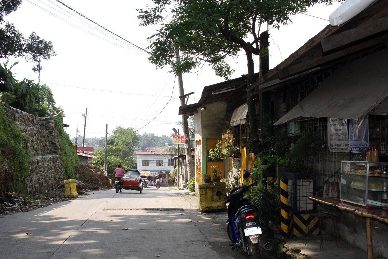 Just outside Marisole's shop. Photo credit: Yungkit