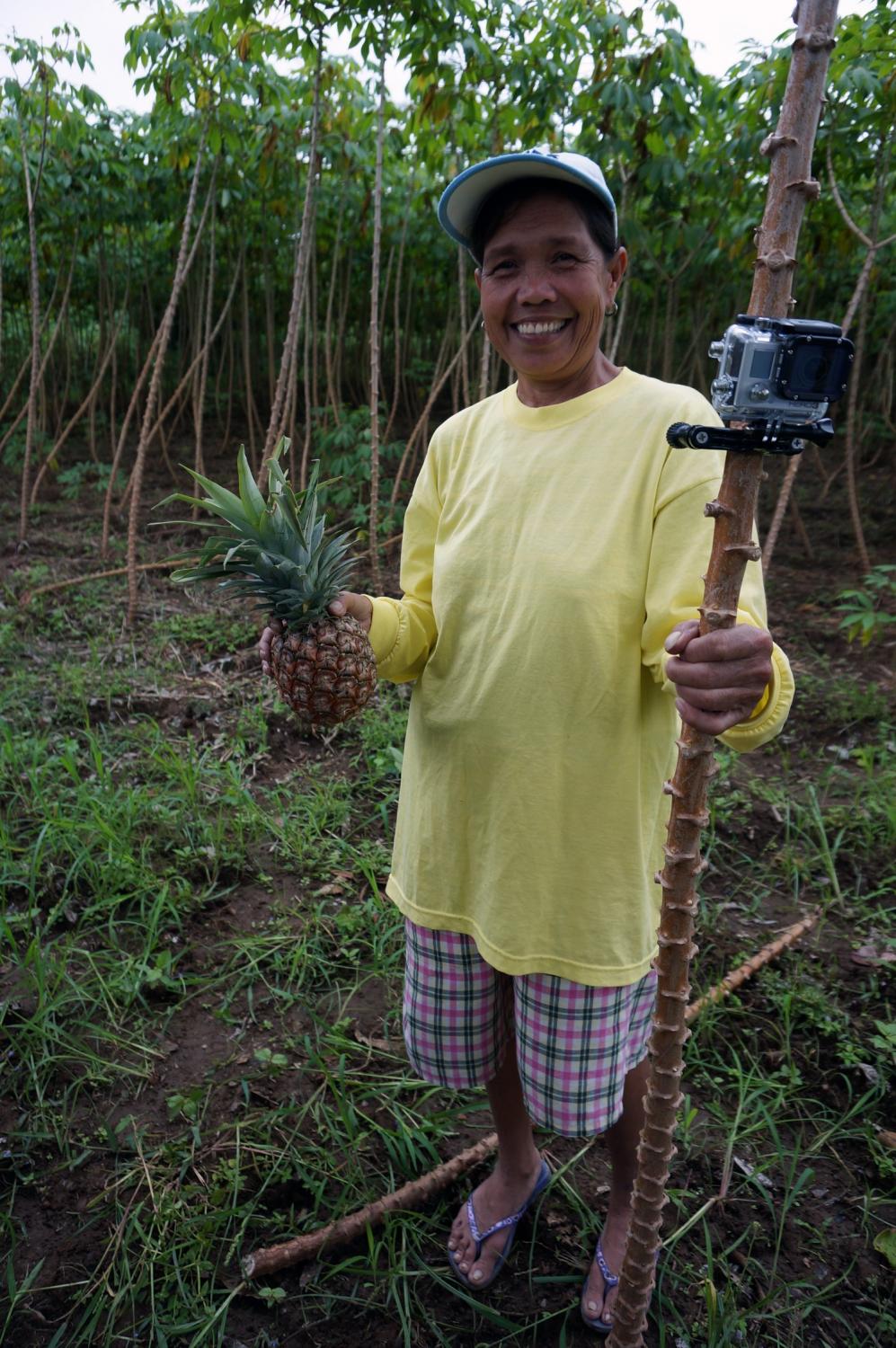 Adoracion - Kiva borrower, Pineapple farmer