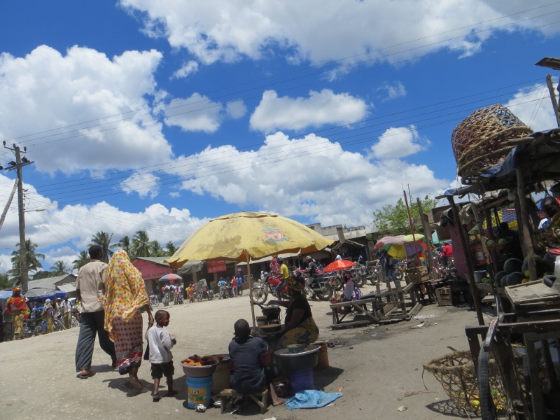 A village outside of Dar in the afternoon