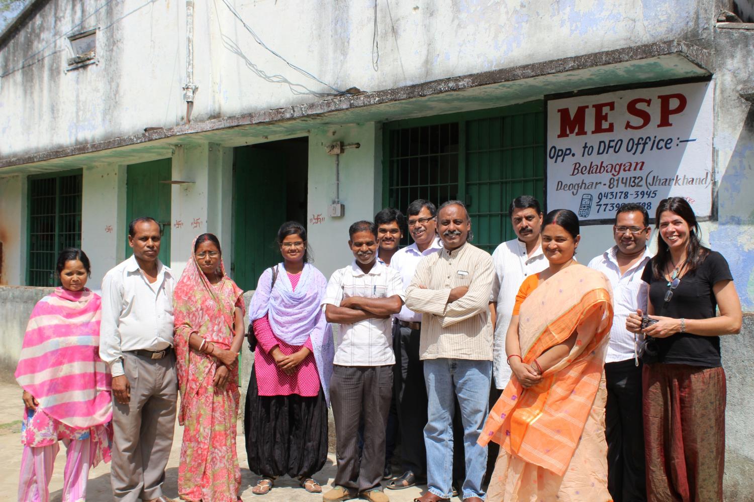 MESP General Director Niladri Sekhor (7th from left) and staff with MicroGraam CEO Ragan Varadan and COO Krisnhamurthy (8th and 9th from left)
