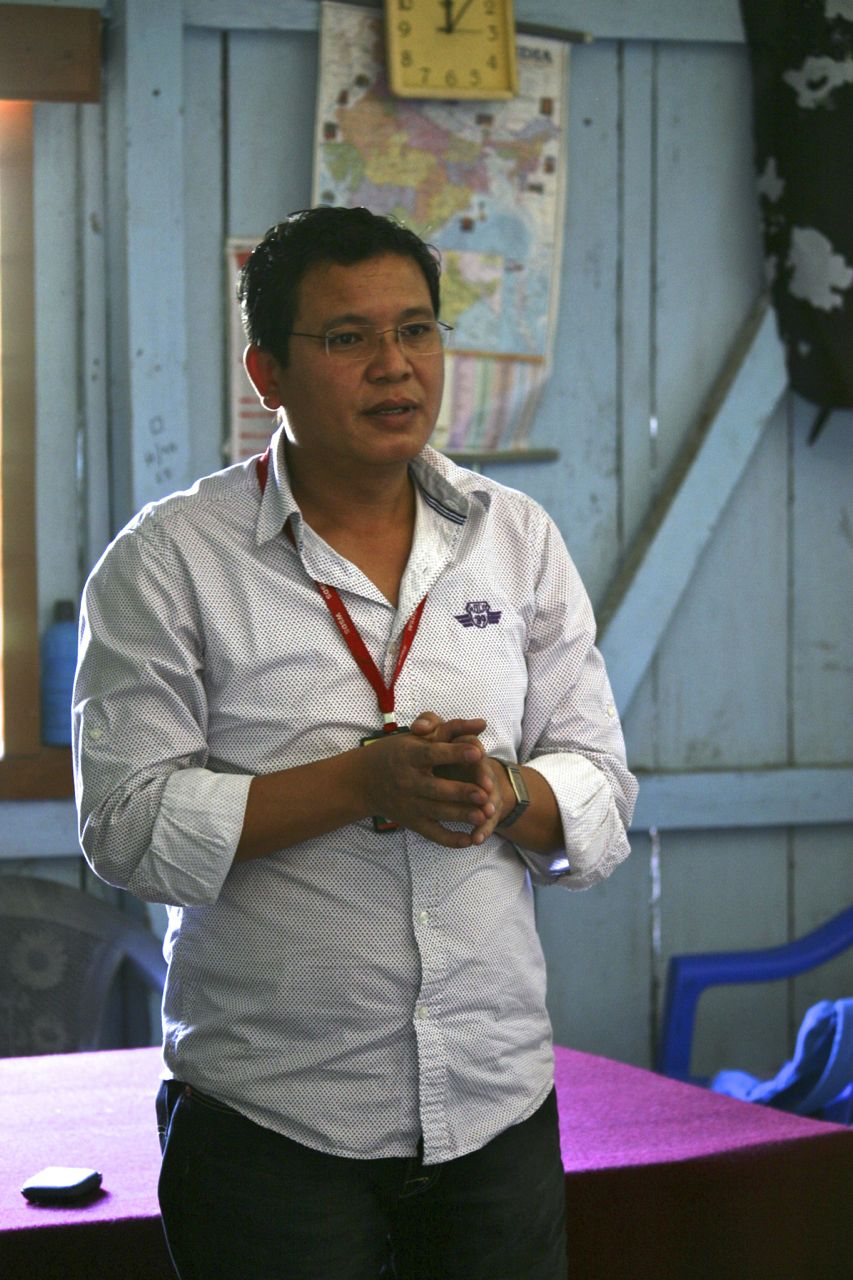 Mr. Mang explaining the WSDS and Kiva finance program