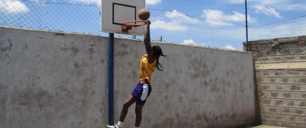 Power Dunk in the Slums!